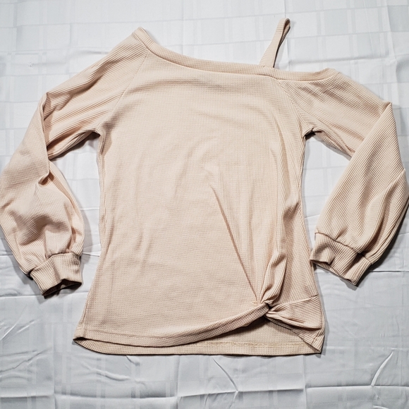 🧑‍🎄10/10🧑‍🎄Zoju Yozio waffle top with front knot - Picture 1 of 9